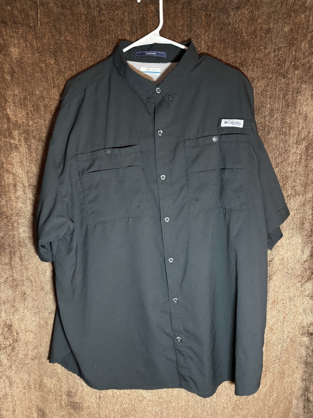 Columbia Black Short Sleeve Button Fishing Shirt